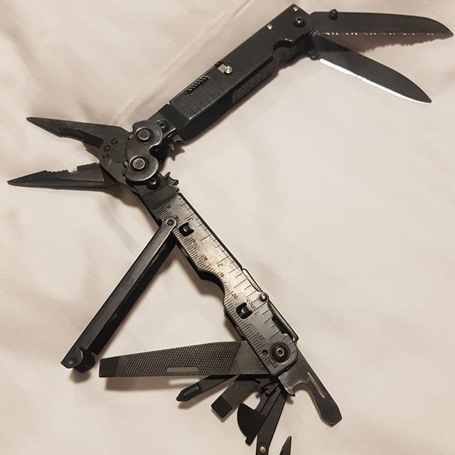 SOG PowerAssist Multitool