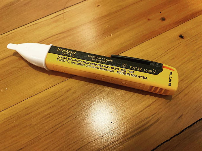 No contact voltage tester